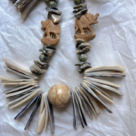 Vintage LN Brand Handcrafted Brown and Tan Chunky Shell & Stone Bead Necklace - Picture 7 of 8